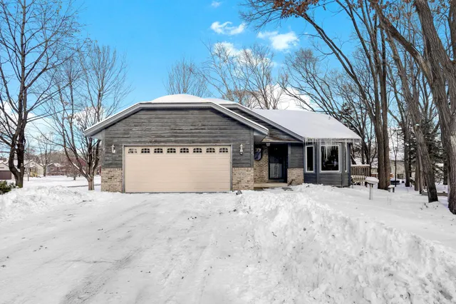 $350,000 | 342 74th Avenue North, Brooklyn Park, MN 55444