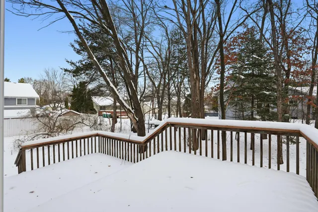 $350,000 | 342 74th Avenue North, Brooklyn Park, MN 55444