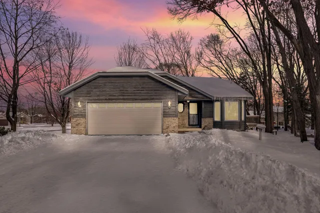 $350,000 | 342 74th Avenue North, Brooklyn Park, MN 55444