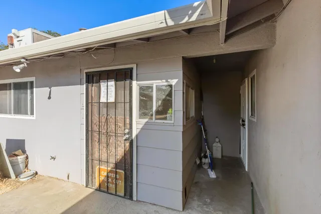 a view of entryway and hall