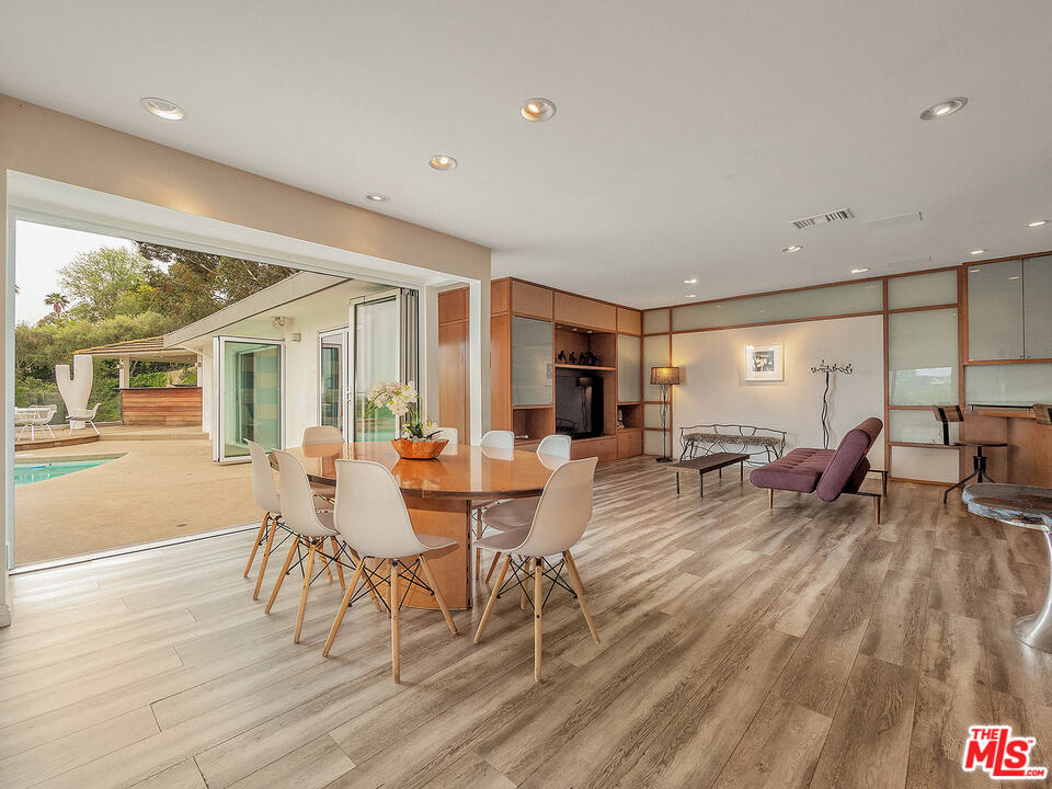 1000 Stradella Road Los Angeles, CA 90077 - Photo 12 of 38