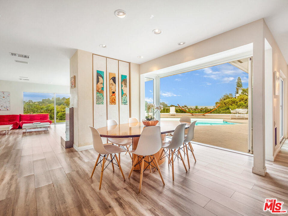 1000 Stradella Road Los Angeles, CA 90077 - Photo 13 of 38