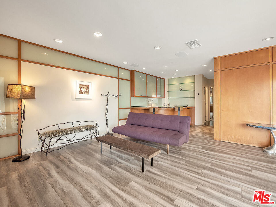 1000 Stradella Road Los Angeles, CA 90077 - Photo 14 of 38