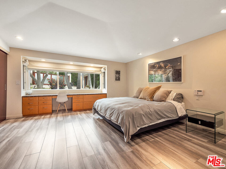 1000 Stradella Road Los Angeles, CA 90077 - Photo 16 of 38