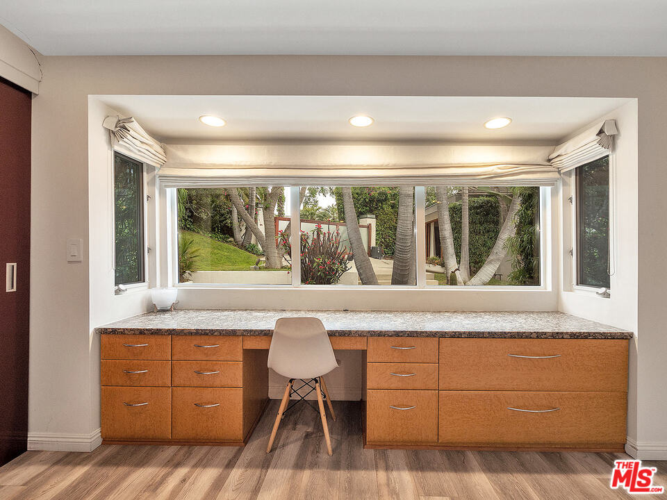 1000 Stradella Road Los Angeles, CA 90077 - Photo 17 of 38