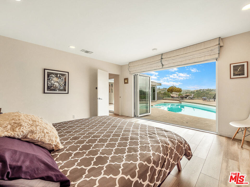 1000 Stradella Road Los Angeles, CA 90077 - Photo 21 of 38