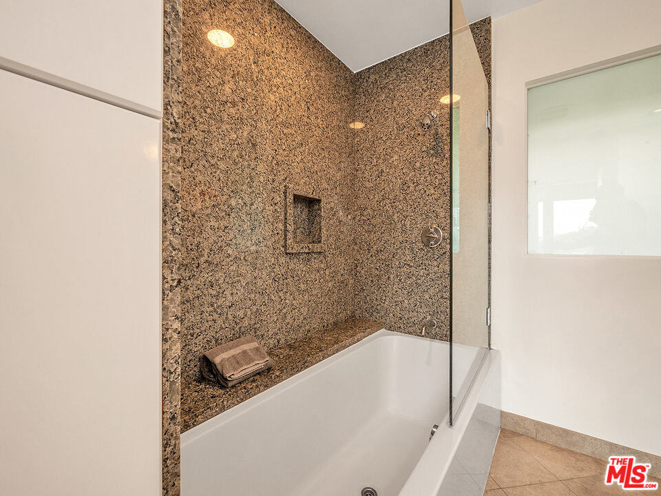1000 Stradella Road Los Angeles, CA 90077 - Photo 23 of 38