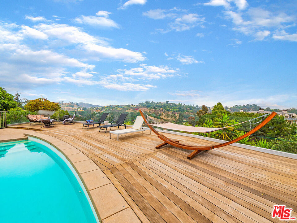 1000 Stradella Road Los Angeles, CA 90077 - Photo 26 of 38