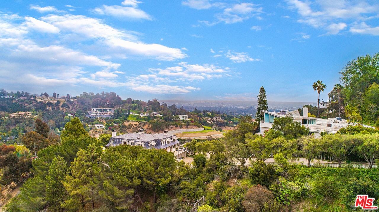 1000 Stradella Road Los Angeles, CA 90077 - Photo 27 of 38