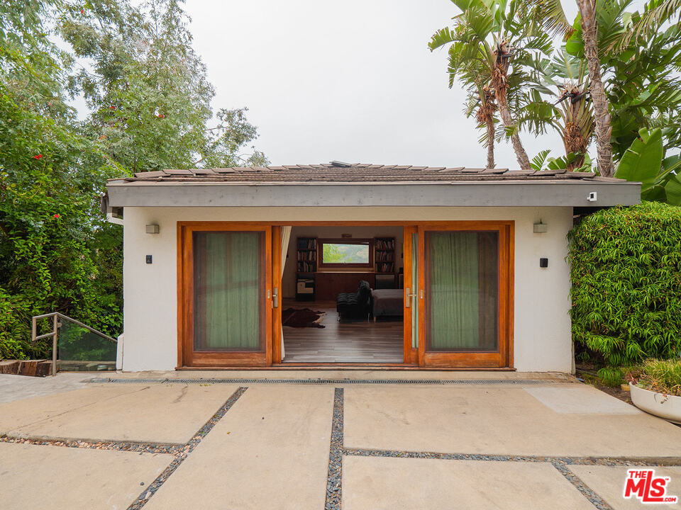 1000 Stradella Road Los Angeles, CA 90077 - Photo 30 of 38