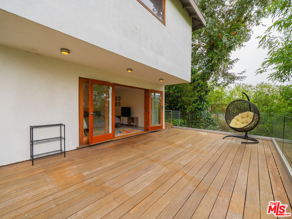 1000 Stradella Road Los Angeles, CA 90077 - Photo 32 of 38