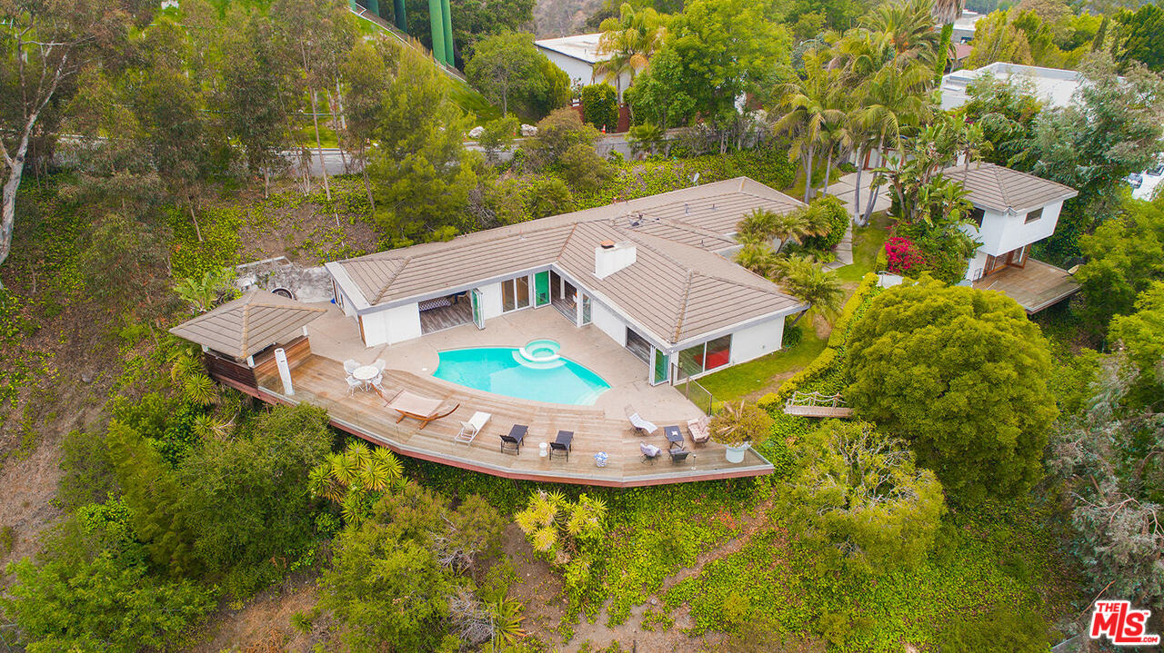 1000 Stradella Road Los Angeles, CA 90077 - Photo 35 of 38