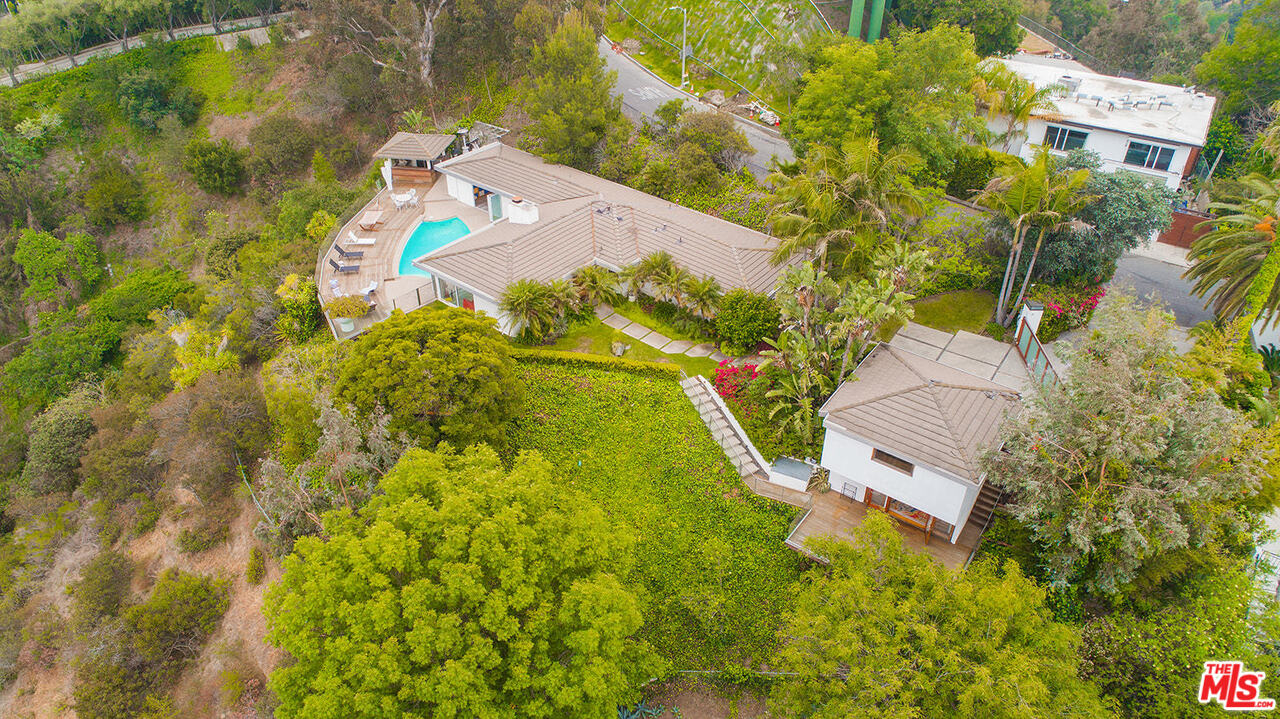 1000 Stradella Road Los Angeles, CA 90077 - Photo 36 of 38