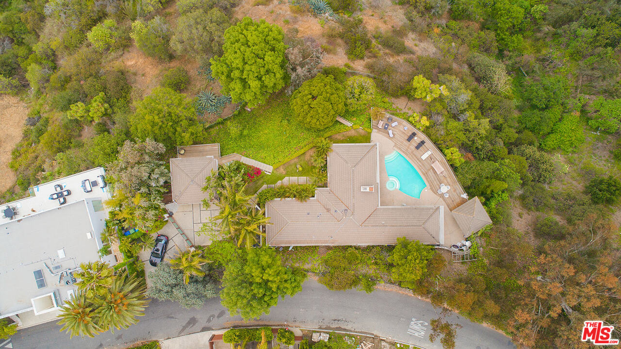 1000 Stradella Road Los Angeles, CA 90077 - Photo 38 of 38