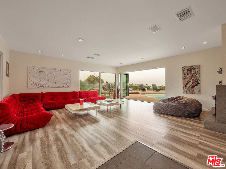 1000 Stradella Road Los Angeles, CA 90077 - Photo 6 of 38
