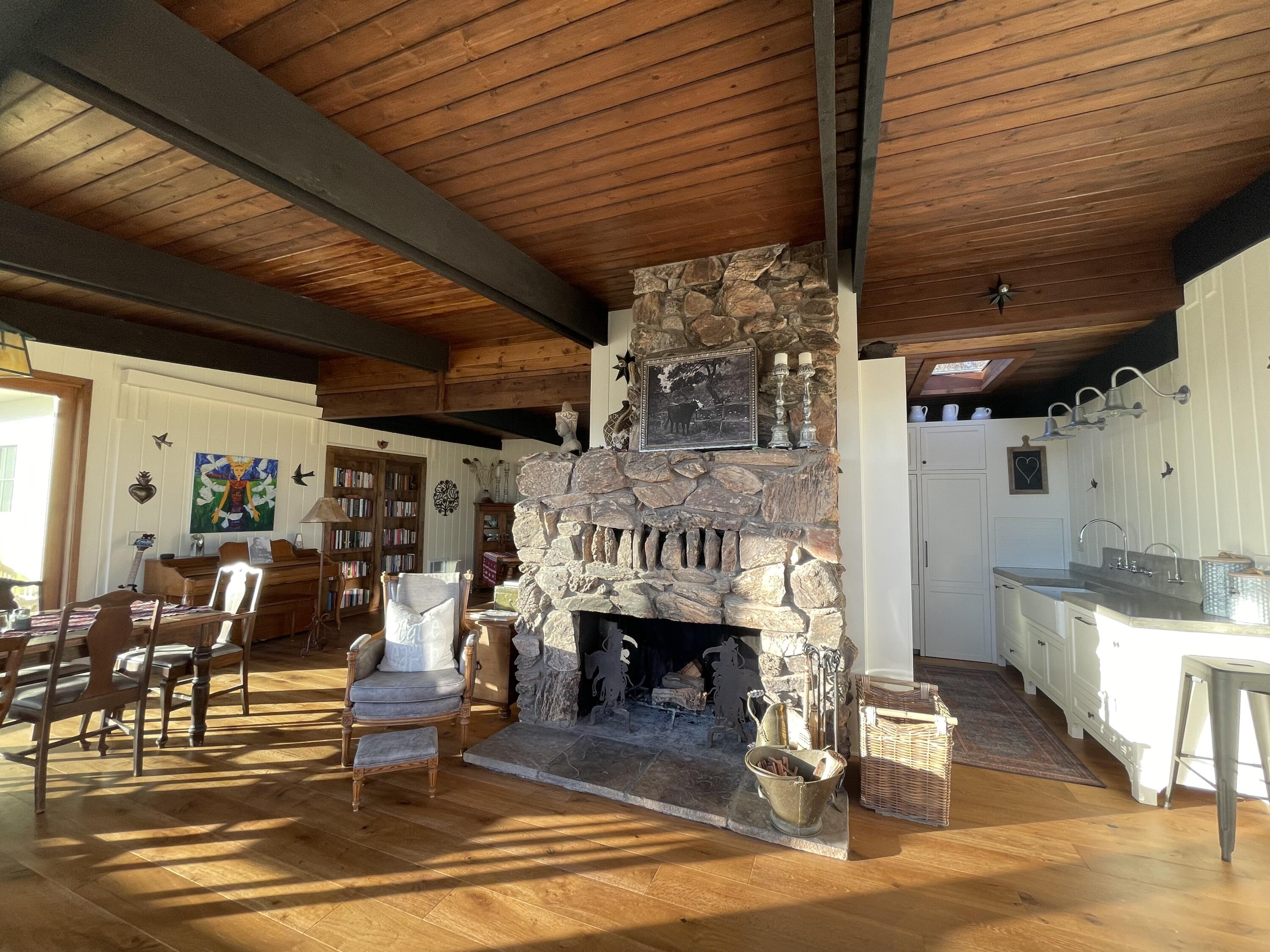 0 Tapadero Road Solvang, CA 93463 - Photo 5 of 36 5 Living room and kitchen overview