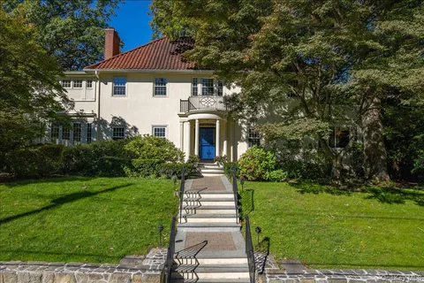 $2,499,000 | 115 Cliff Avenue, Pelham, NY 10803