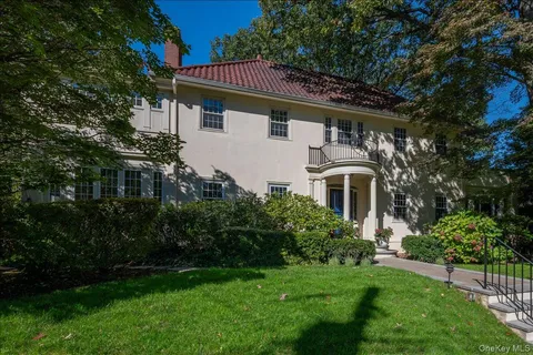 $2,499,000 | 115 Cliff Avenue, Pelham, NY 10803