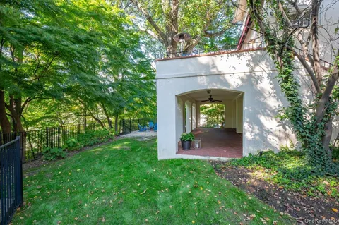 $2,499,000 | 115 Cliff Avenue, Pelham, NY 10803