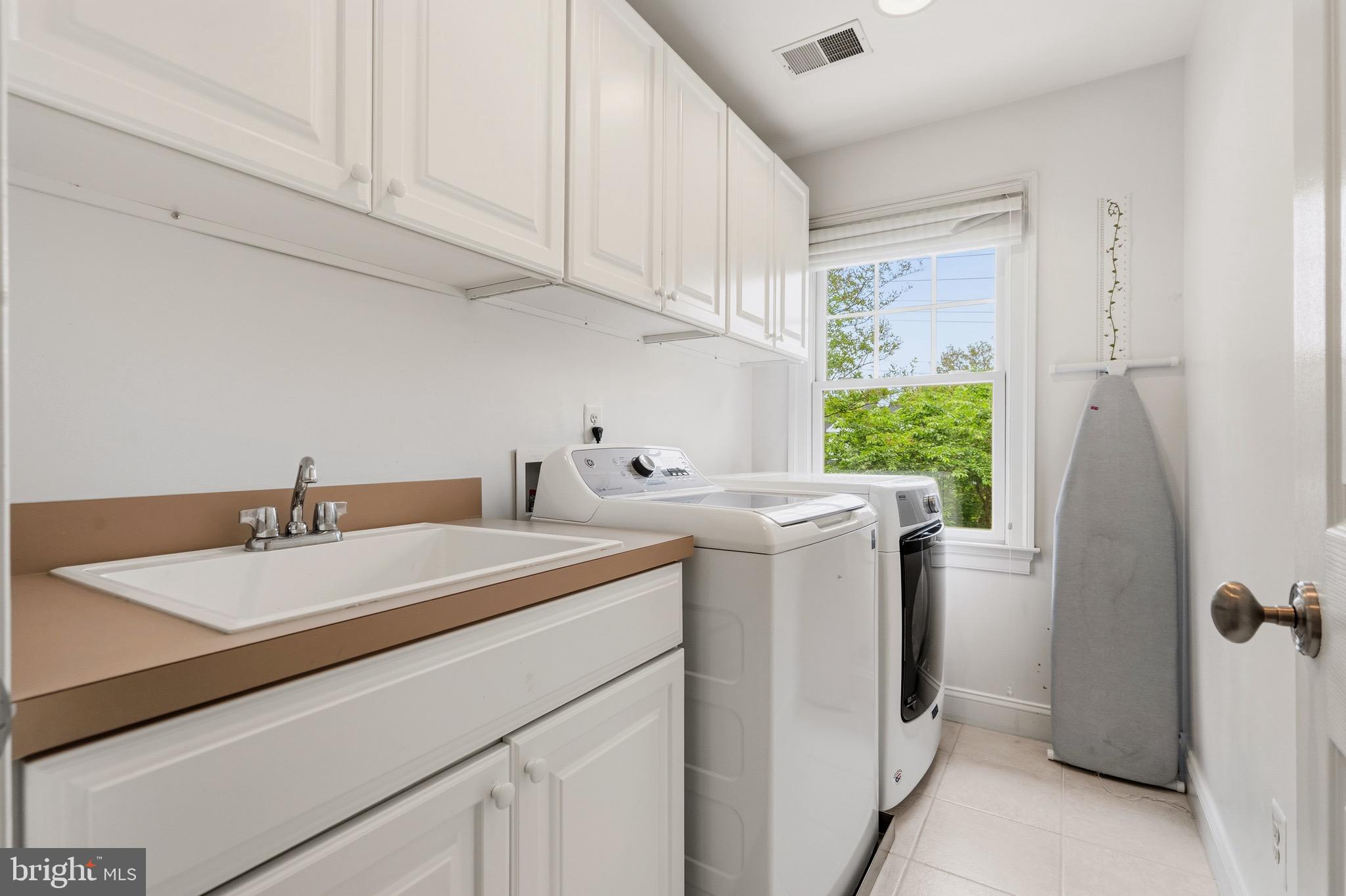 6962 Park Avenue McLean, VA 22101 - Photo 41 of 56 Upper Level Laundry
