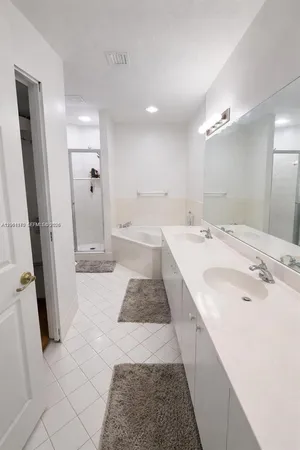 $4,500 | 5724 Northwest 112th Place, Unit 5724, Doral, FL 33178