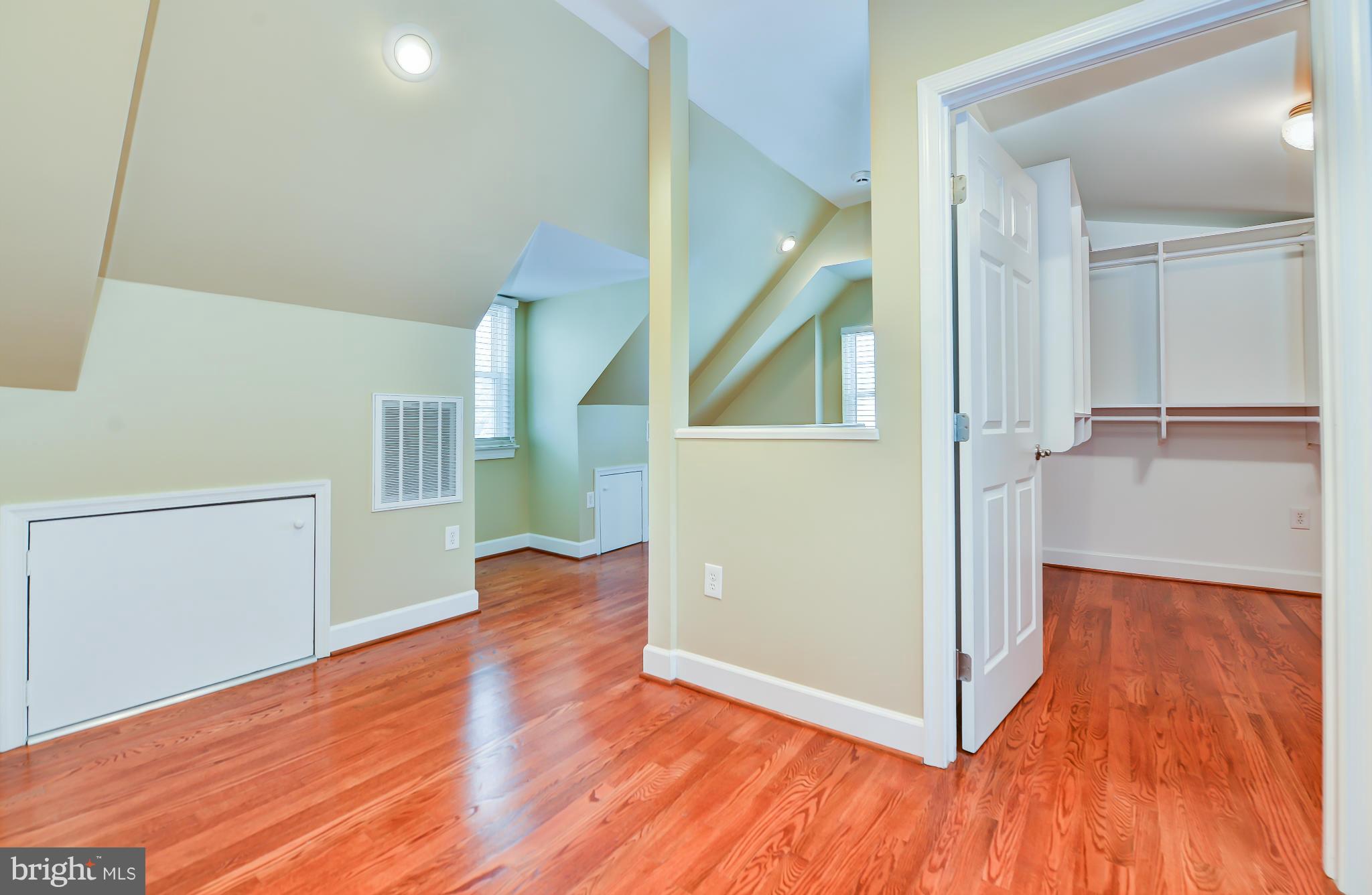 4419 19th Road North Arlington, VA 22207 - Photo 9 of 18 Interior (General)