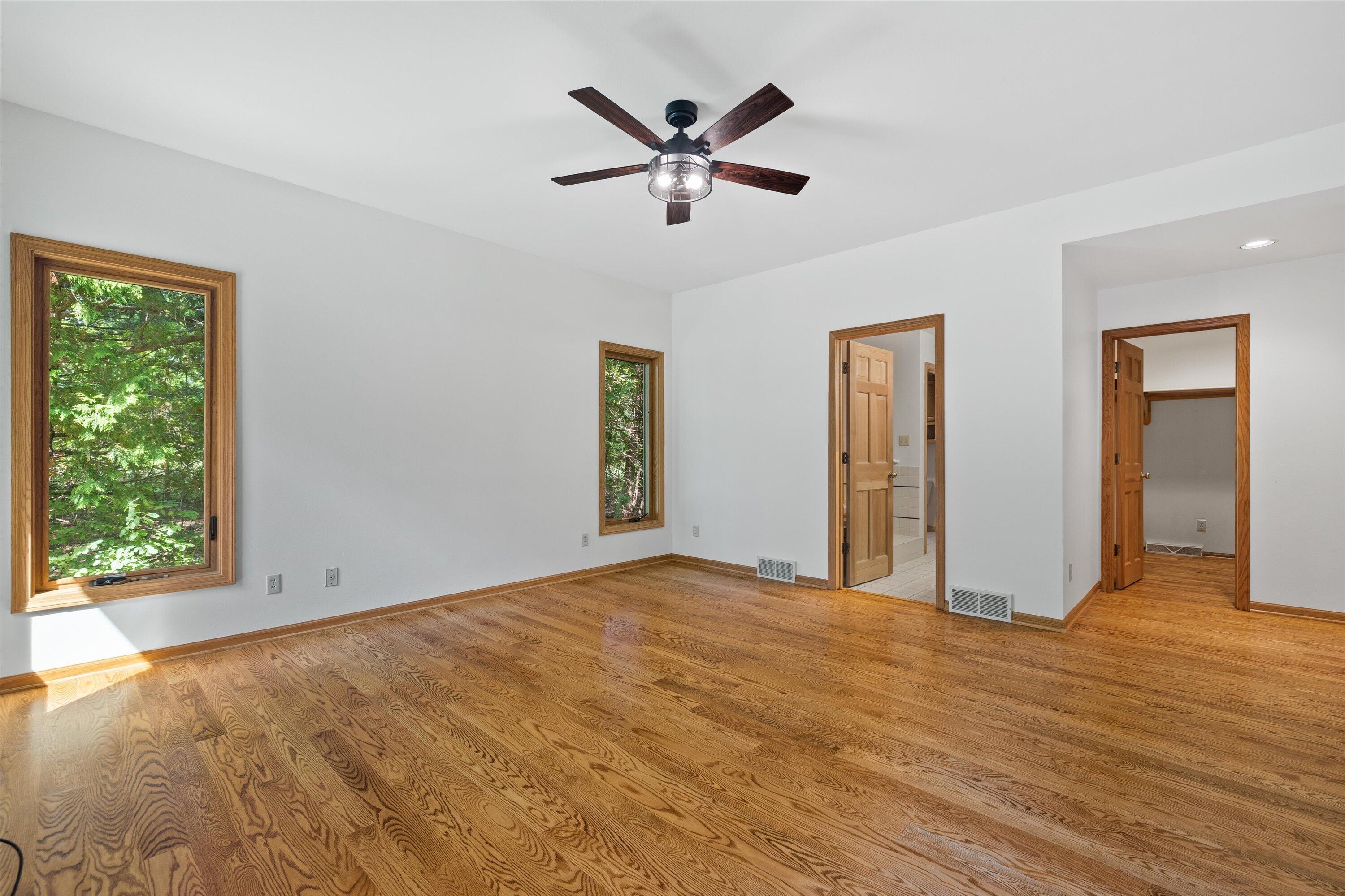 10845 North Wauwatosa Road Mequon, WI 53097 - Photo 22 of 51 Owners Suite