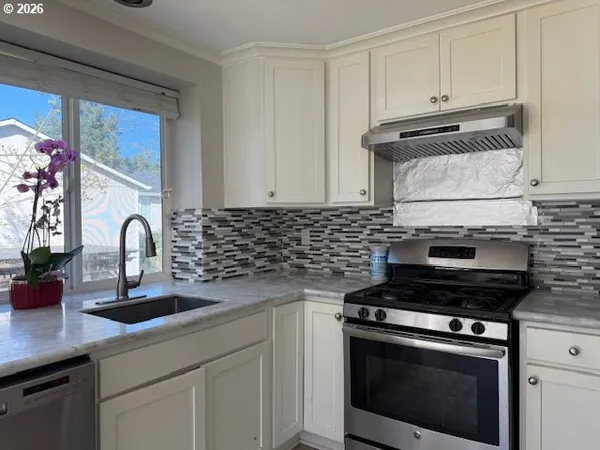 $499,900 | 14545 Southeast Center Street, Portland, OR 97236