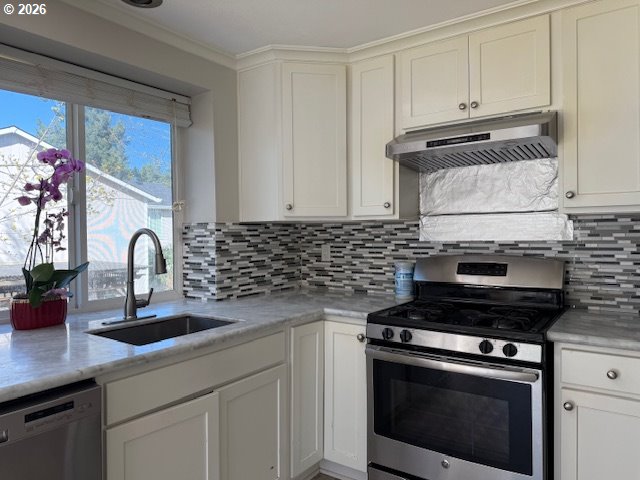 14545 Southeast Center Street Portland, OR 97236 - Photo 8 of 21