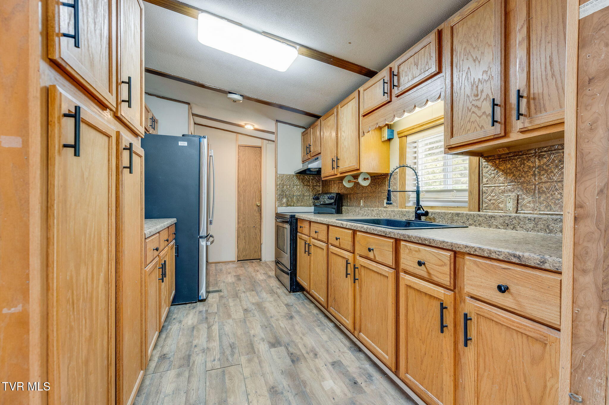 5716 Starlight Road Kingsport, TN 37660 - Photo 8 of 25 008