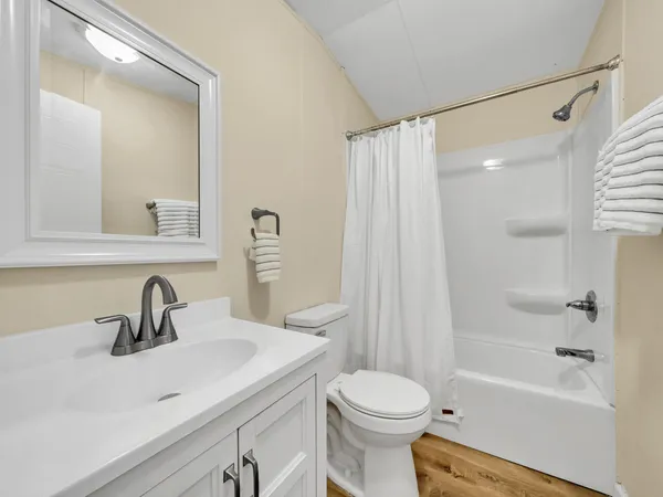 $1,700 | 8377 Segura Street, Navarre, FL 32566