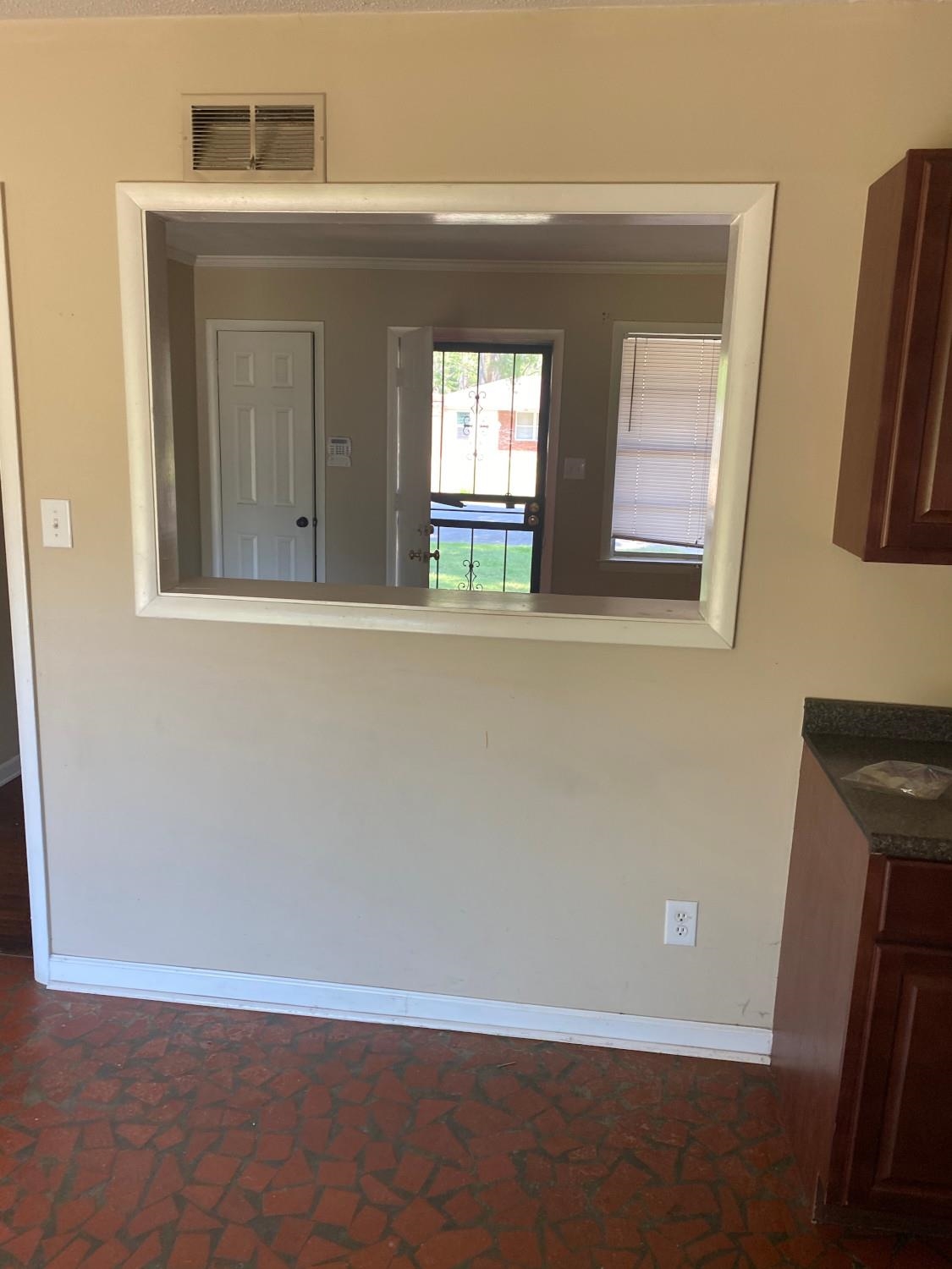 53 West Rollins Road Memphis, TN 38109 - Photo 11 of 16