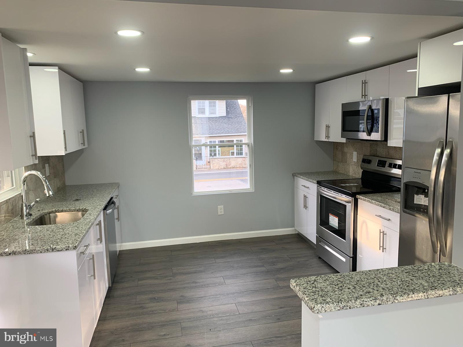 802 Newportville Road Croydon, PA 19021 - Photo 3 of 21