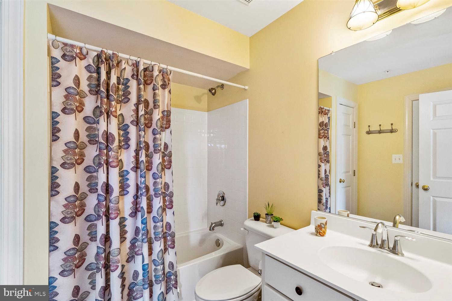 5155 Key View Way Perry Hall, MD 21128 - Photo 31 of 40 Full Bath with Linen Closet
