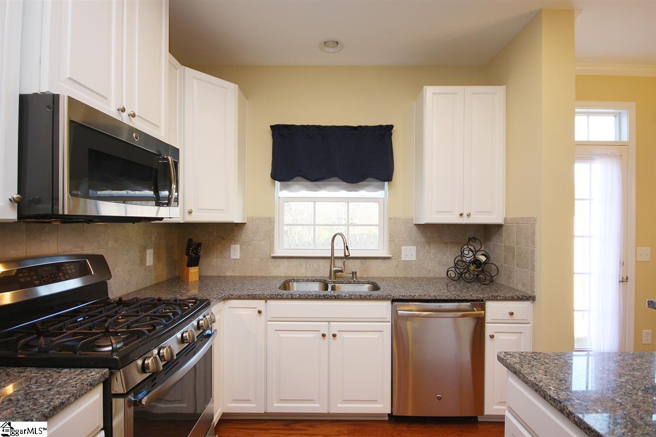 148 Awendaw Way Greenville, SC 29607 - Photo 11 of 33