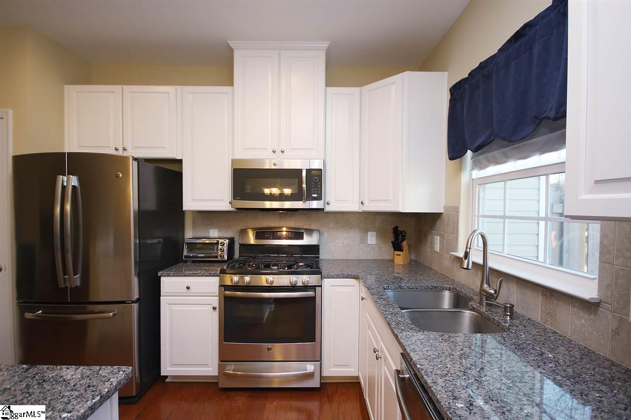 148 Awendaw Way Greenville, SC 29607 - Photo 12 of 33