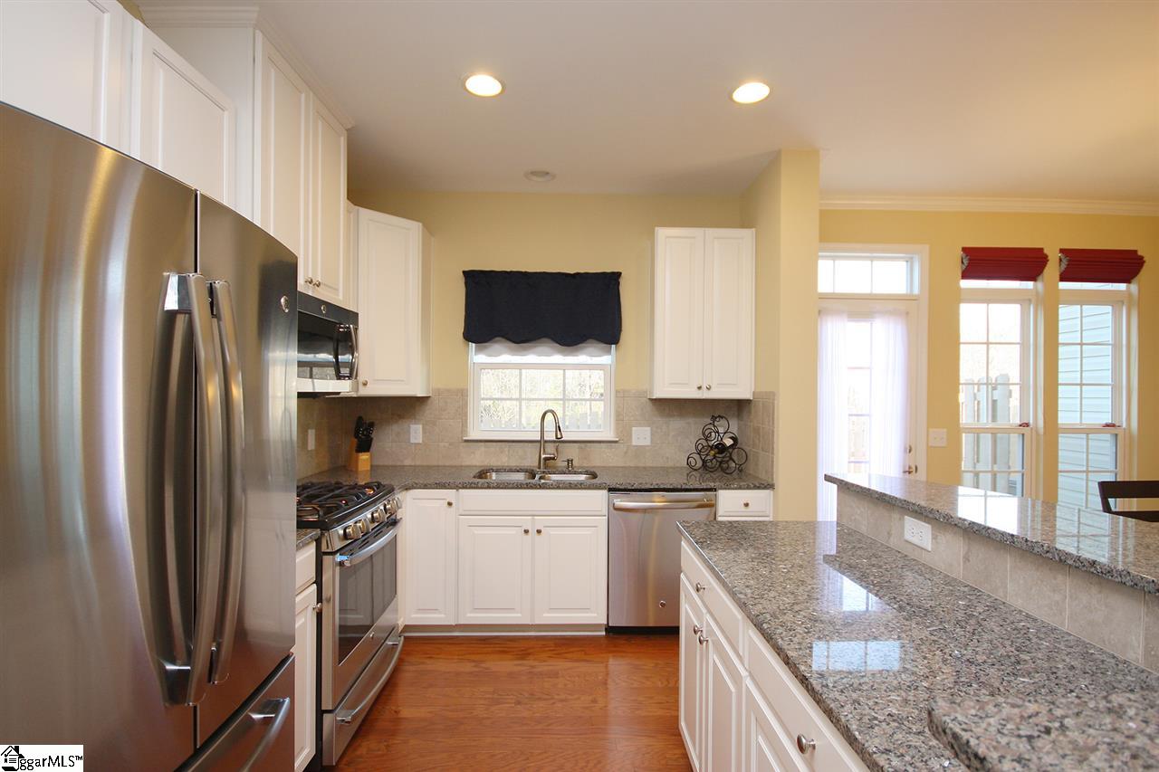 148 Awendaw Way Greenville, SC 29607 - Photo 10 of 33