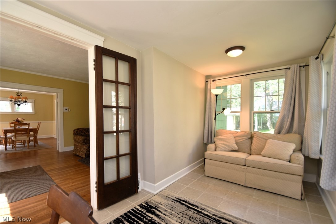 1570 Maple Road Cleveland Heights, OH 44121 - Photo 8 of 31
