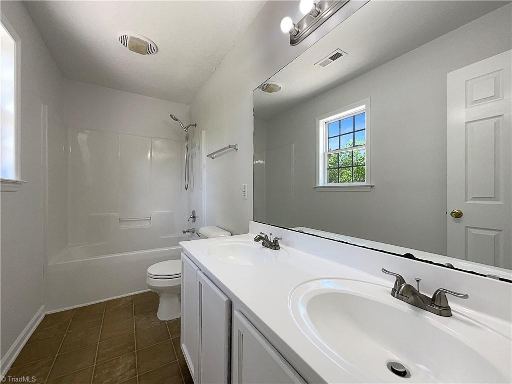 1144 Liberty Drive Thomasville, NC 27360 - Photo 10 of 22