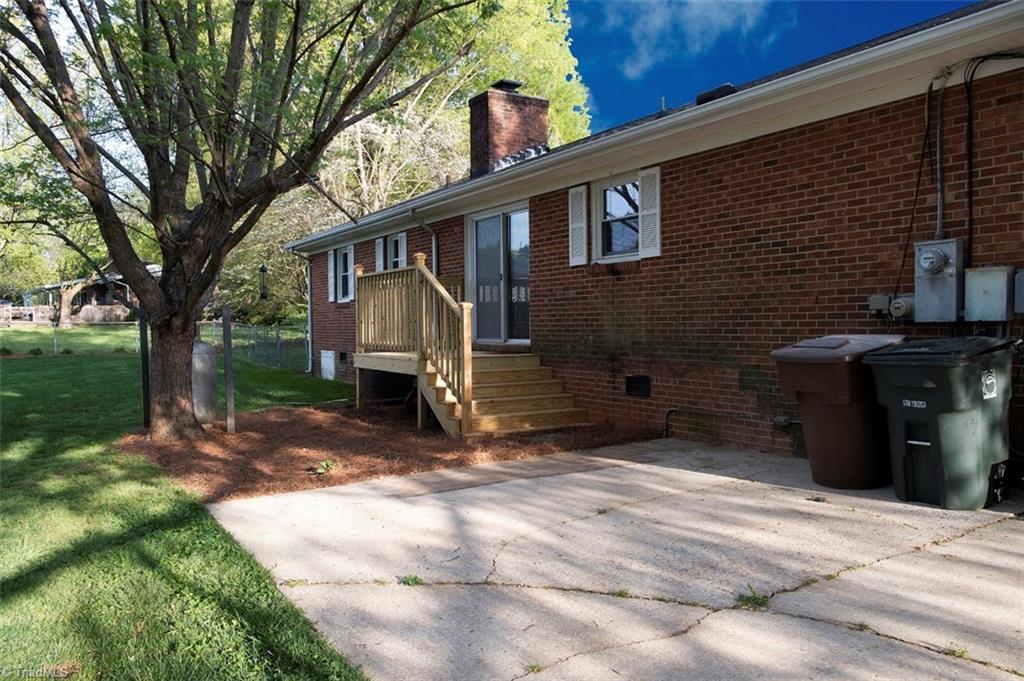 5702 Old Oak Ridge Road Greensboro, NC 27410 - Photo 4 of 31