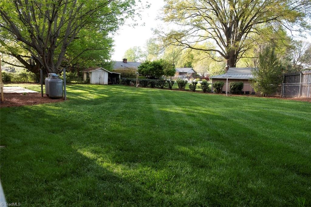 5702 Old Oak Ridge Road Greensboro, NC 27410 - Photo 7 of 31