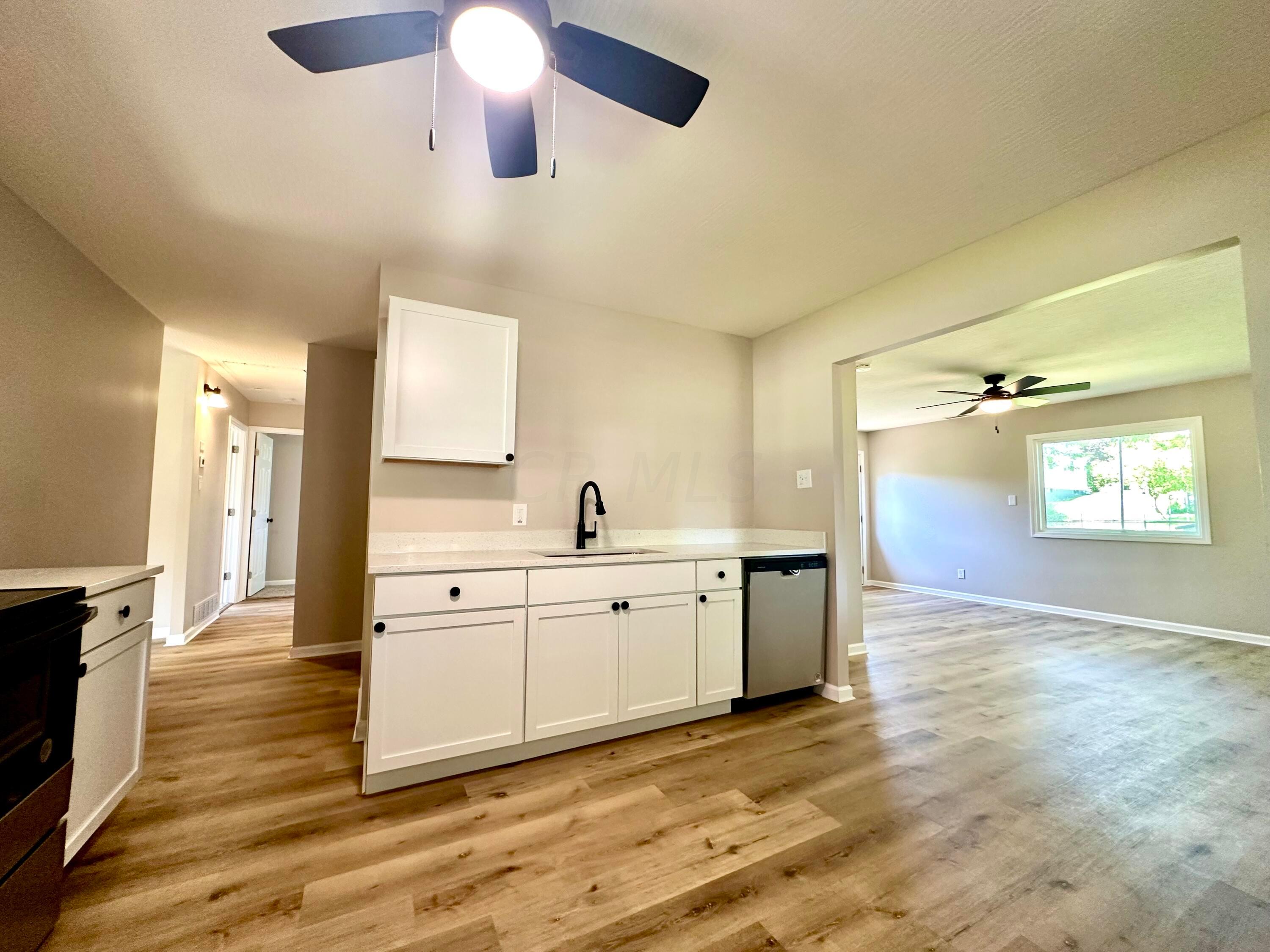 981 James Road Lancaster, OH 43130 - Photo 7 of 23 Kitchen