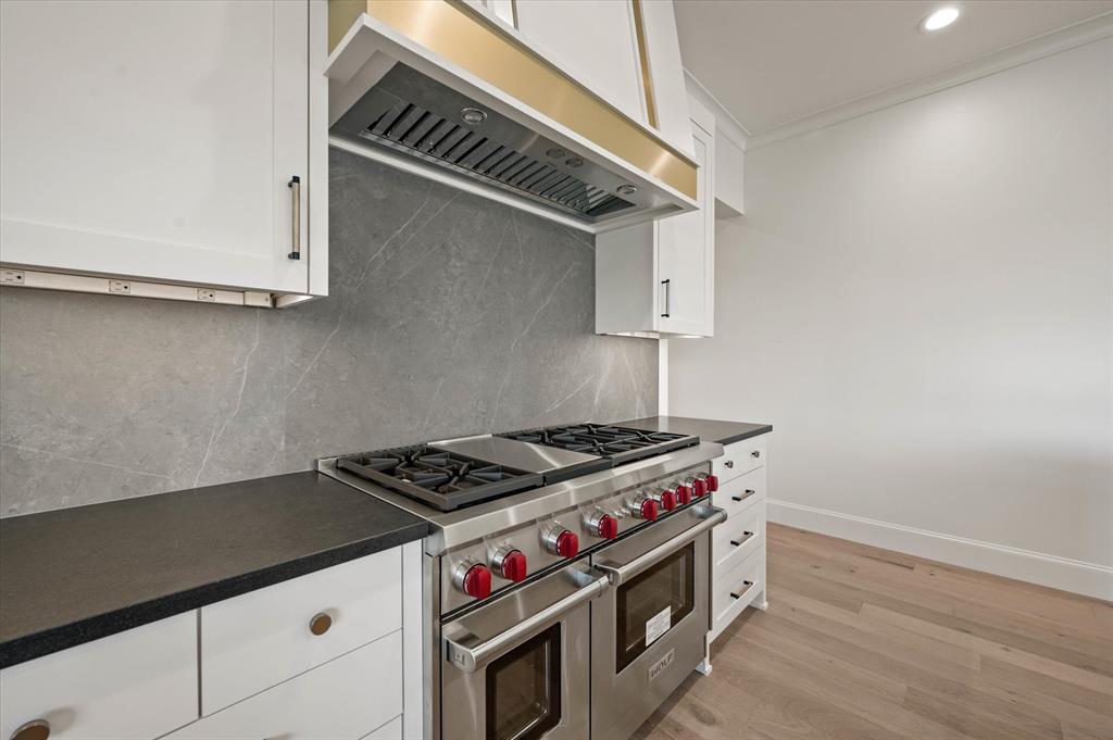 2951 Sunset Boulevard Flower Mound, TX 75022 - Photo 14 of 36 Kitchen with Sub Zero Wolf Appliances