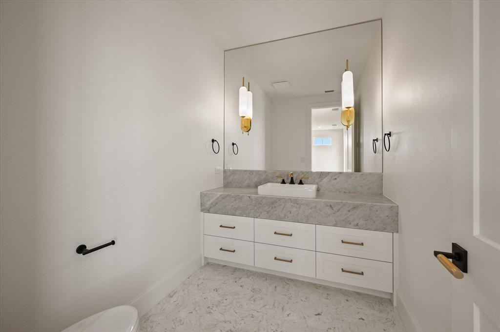 2951 Sunset Boulevard Flower Mound, TX 75022 - Photo 29 of 36 Media Room Bath