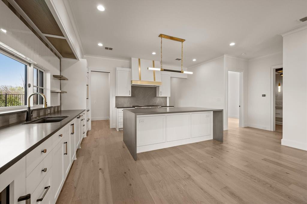 2951 Sunset Boulevard Flower Mound, TX 75022 - Photo 10 of 36 Kitchen