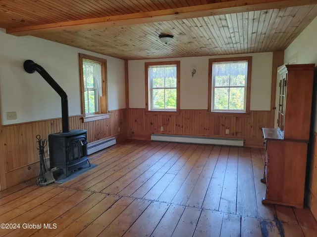 $699,900 | 16151 Highway 22, Putnam Station, NY 12861