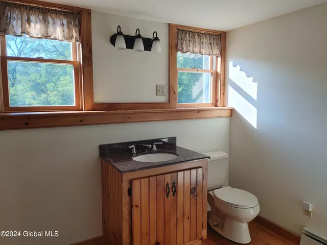 $699,900 | 16151 Highway 22, Putnam Station, NY 12861