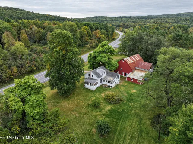 $699,900 | 16151 Highway 22, Putnam Station, NY 12861