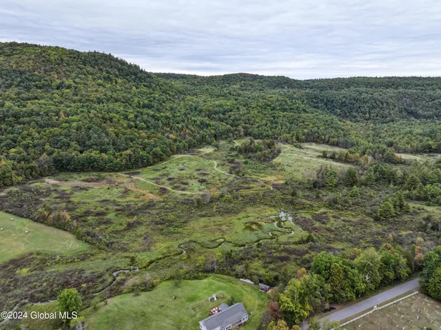 $699,900 | 16151 Highway 22, Putnam Station, NY 12861