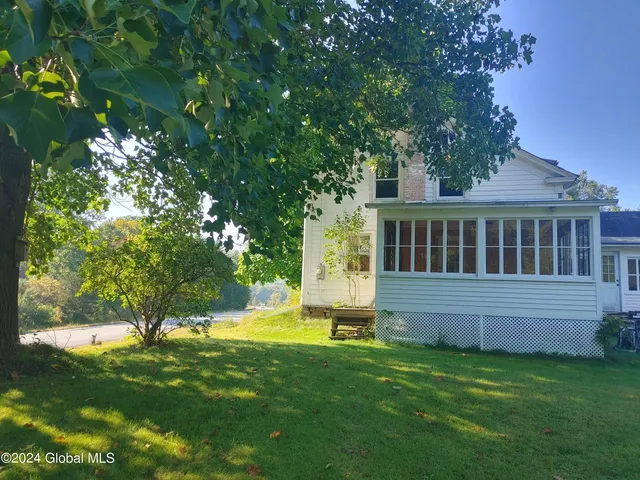 $699,900 | 16151 Highway 22, Putnam Station, NY 12861